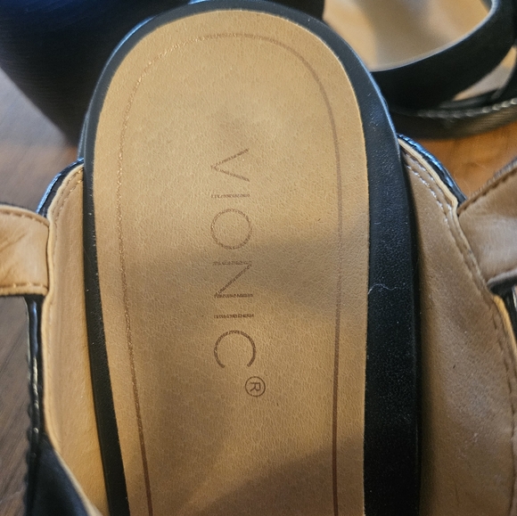 Vionic Black Strappy Wedge Sandals. Size 10 - Picture 4 of 6